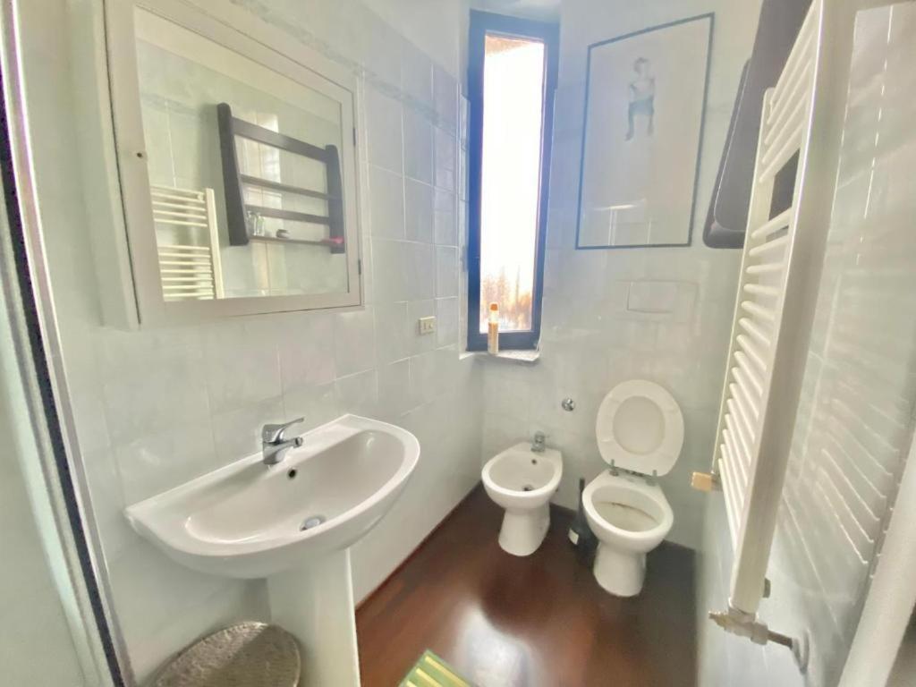 Grazioso Appartamento Nel Cuore Del Tran Tran Di Milano, Perfetto Per Amici E Famiglie, Vicino A Metropolitana Extérieur photo